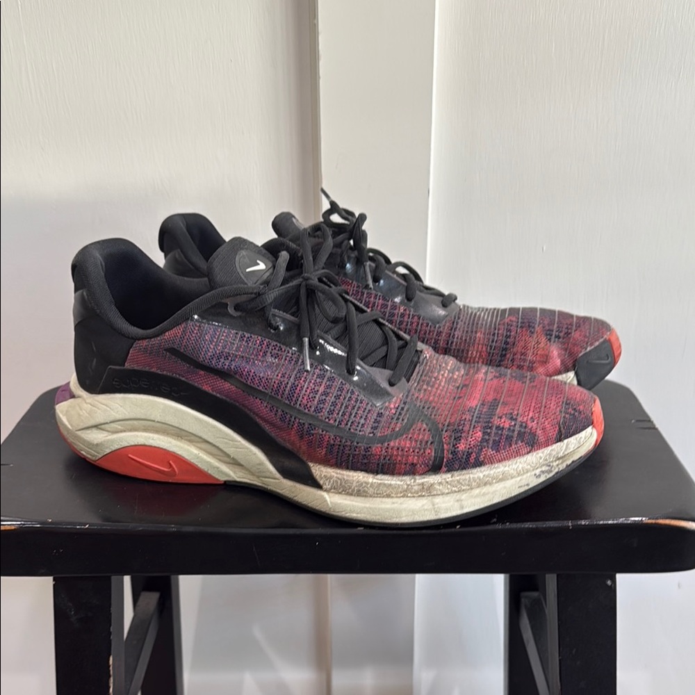 NIKE Men's Black and Red Superrep Running Shoes size 15